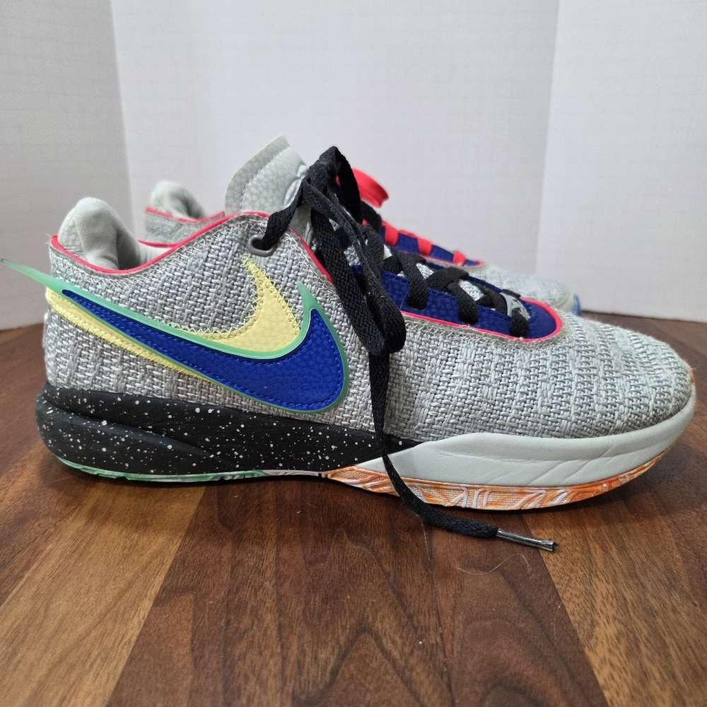 Lebron 20 Nike Lifer DJ5423-002 - Picture 2 of 16